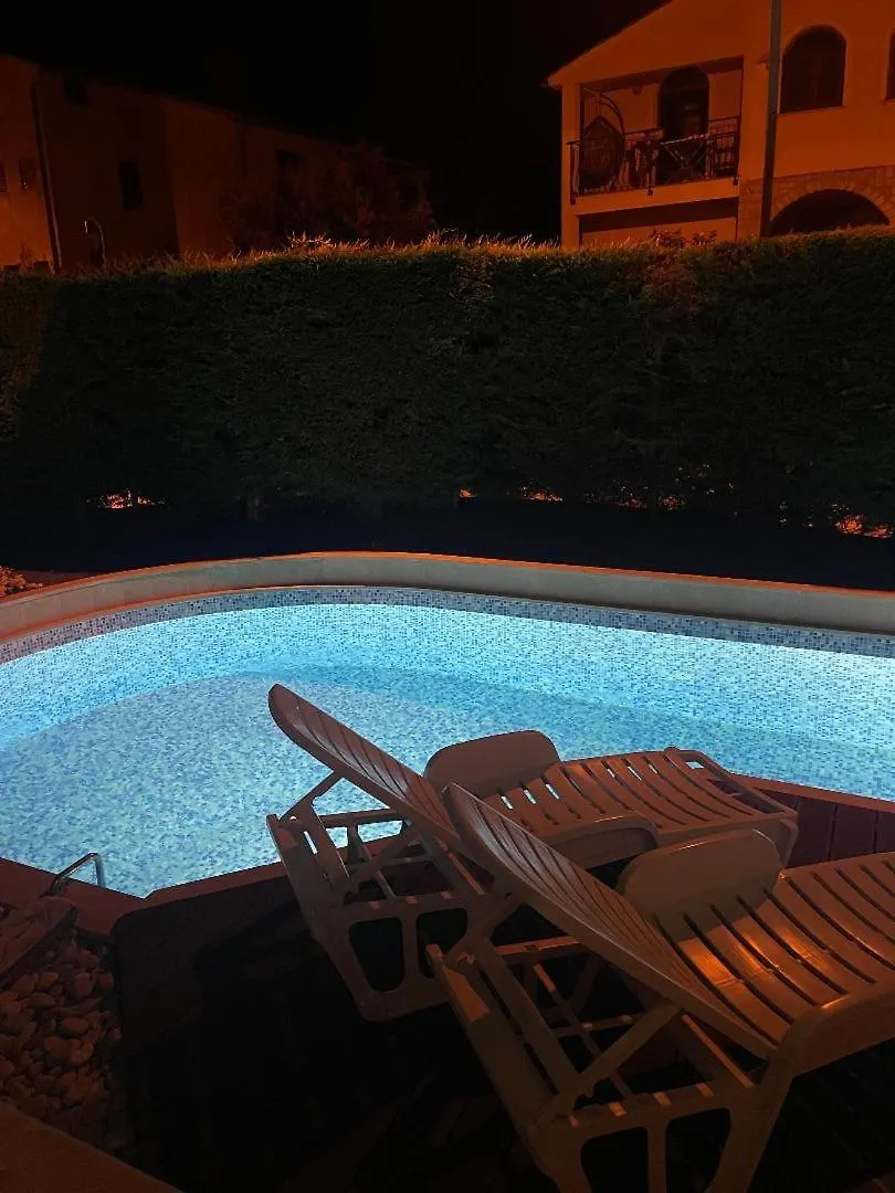 Villa Belgravia Пула 0*,
