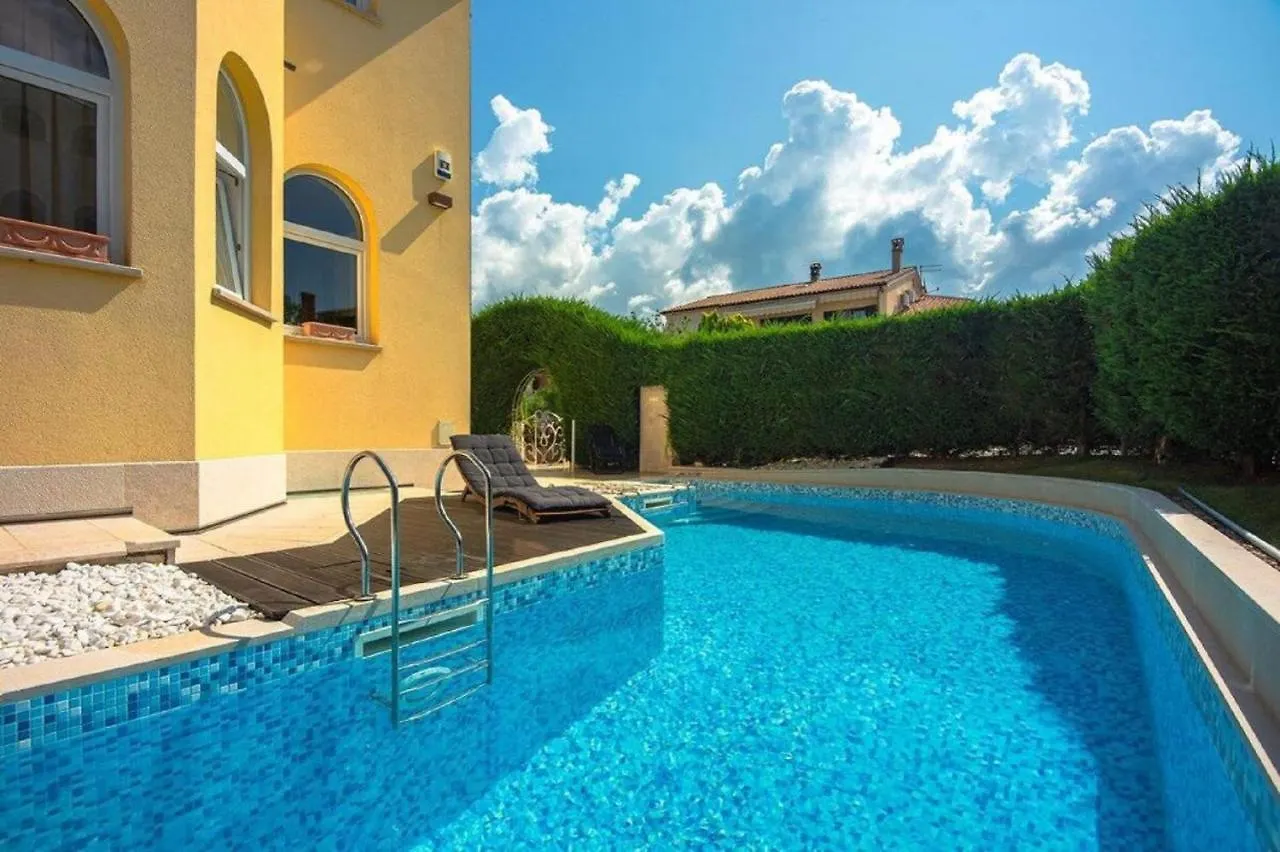 Villa Belgravia Pula 0*,  Croatia